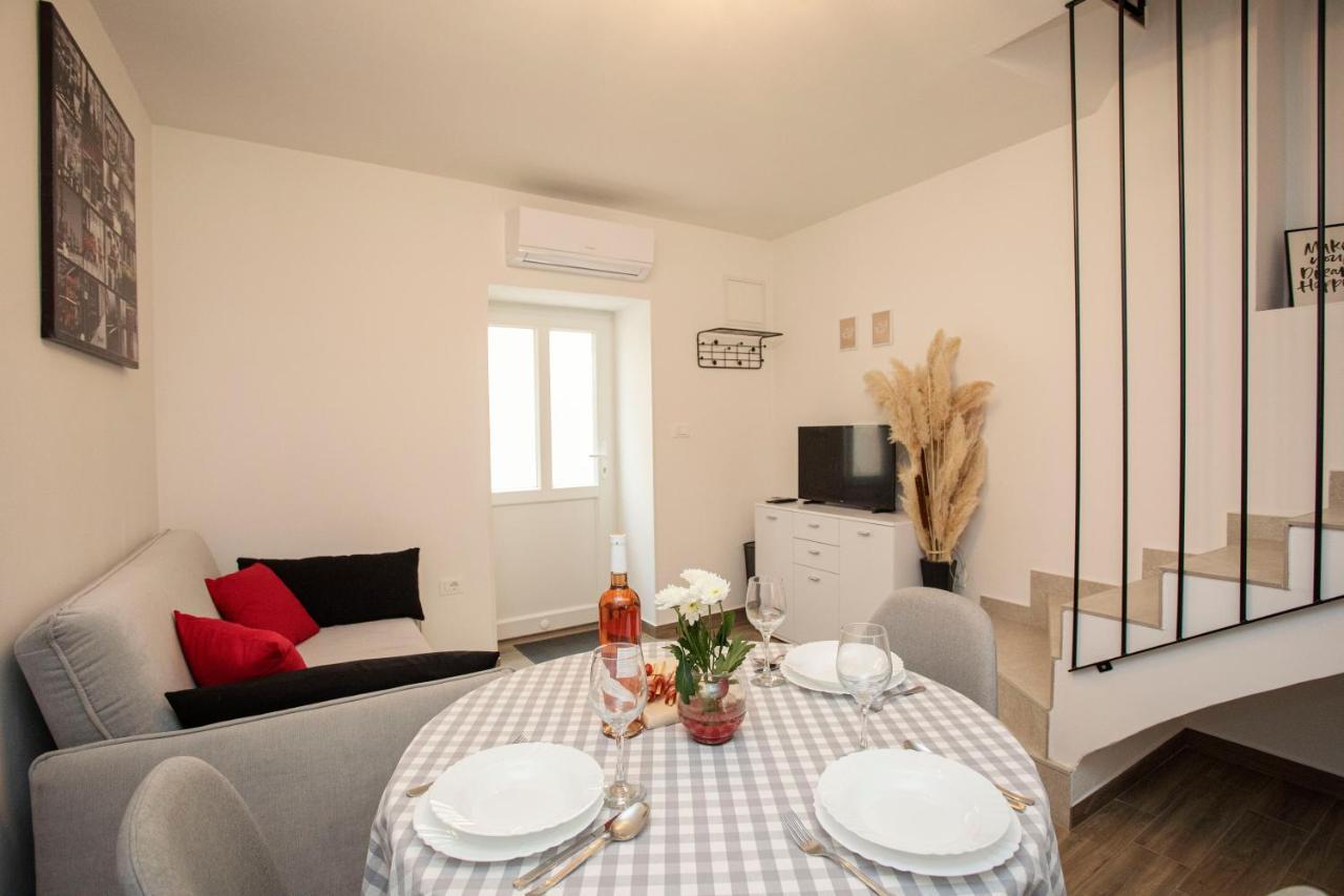 Studio Apartman Amalie Пазин Экстерьер фото