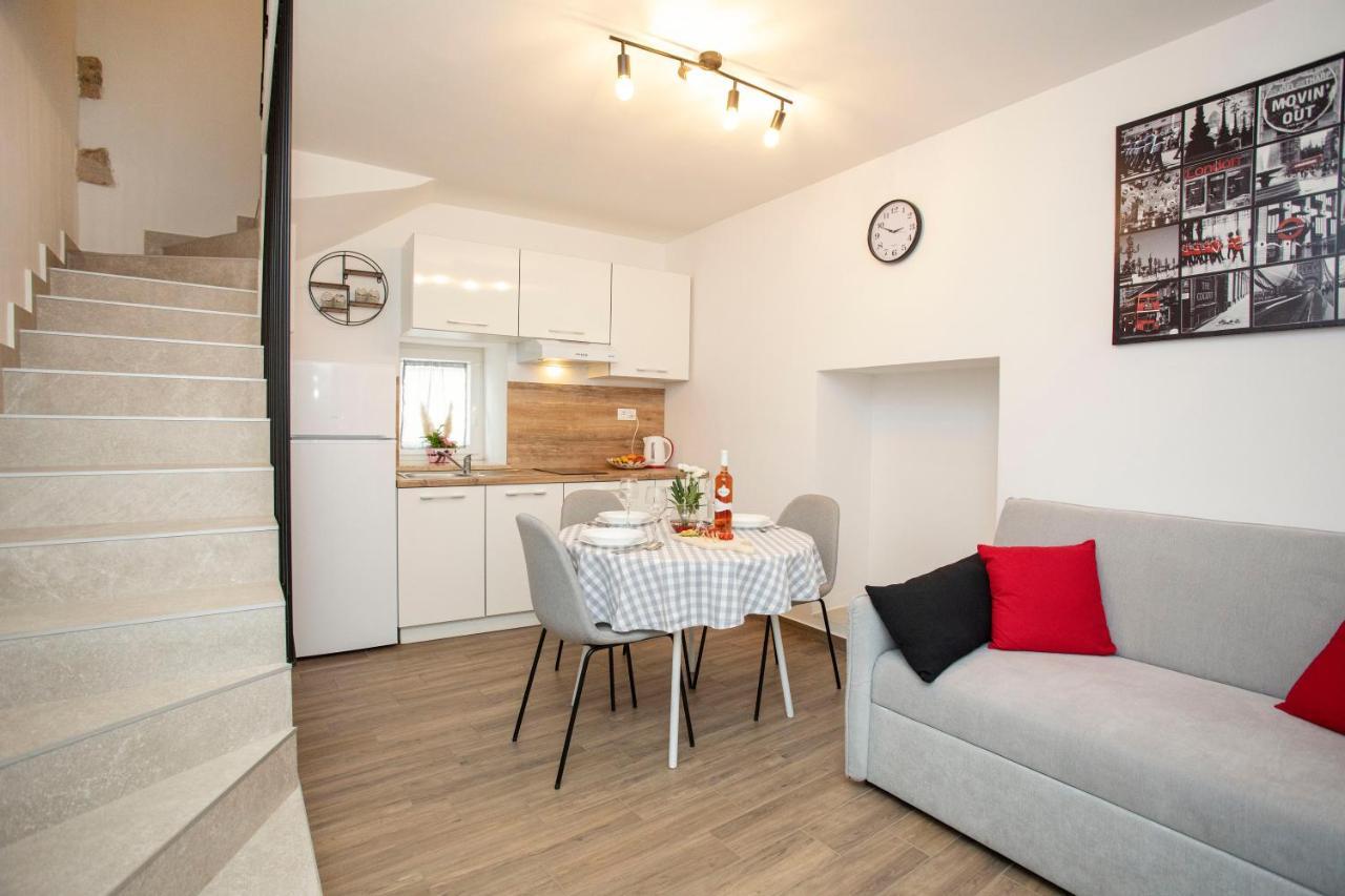Studio Apartman Amalie Пазин Экстерьер фото